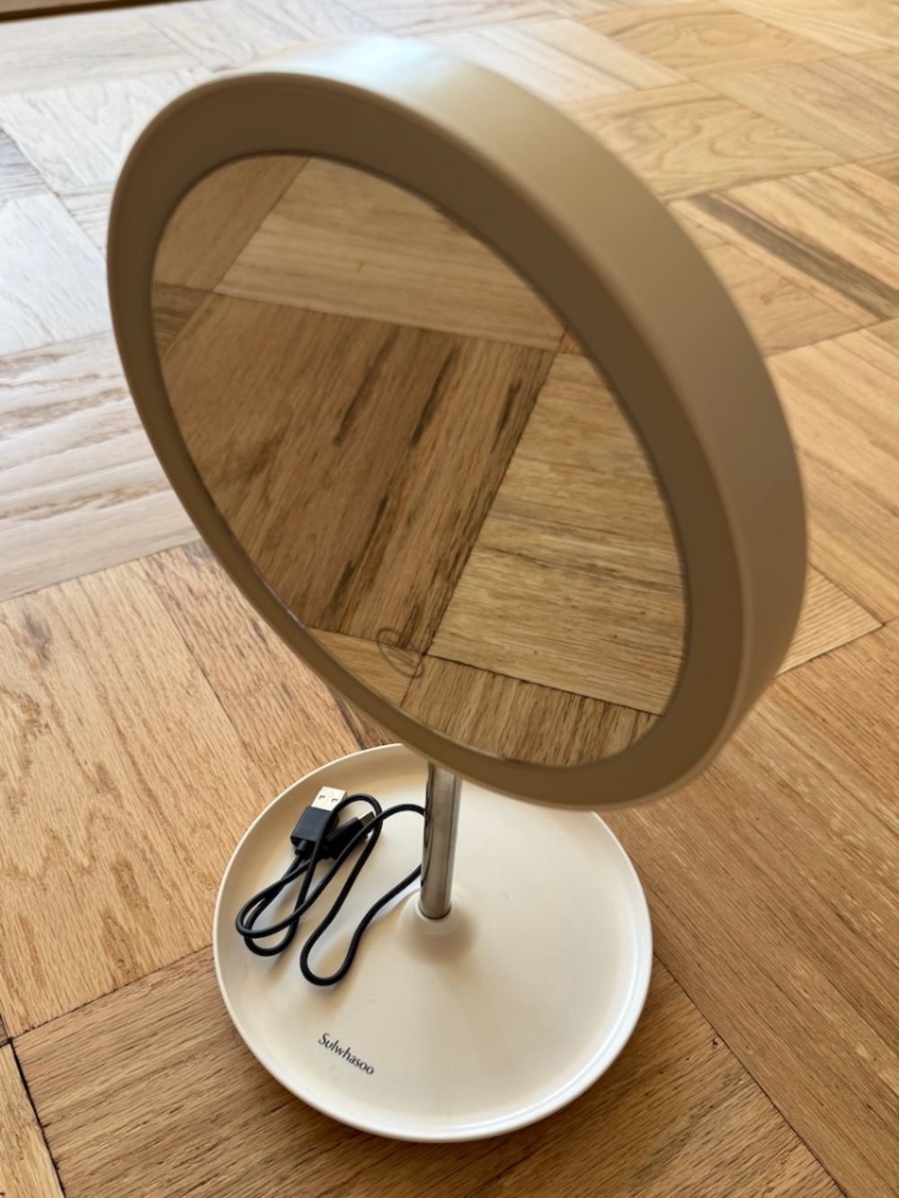 NEW Sulwhasoo Light Mirror White